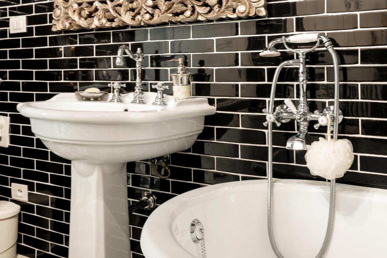 Appartamento Suite Design Parma Bagian luar foto